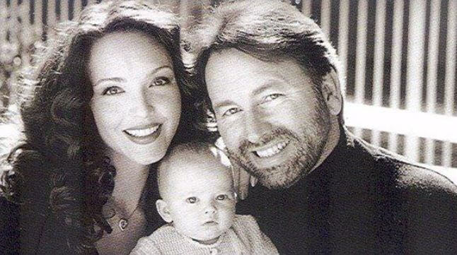 Stella Ritter with her mother Amy Yasbeck and father John Ritter